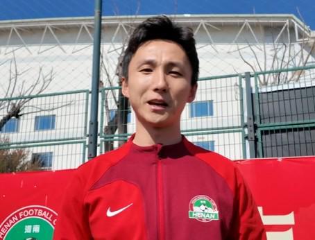 PG游戏-尹鸿博：我喜欢王钰栋，他的技术特点在中国球员中很欠缺