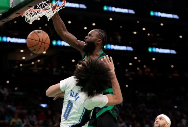 PG电子-残阵绿军靠五小击败苦主 13连胜！主场不败继续